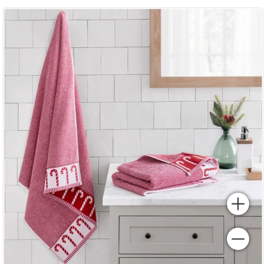 (5)WelHome Holiday Bath Towels, 2-pack